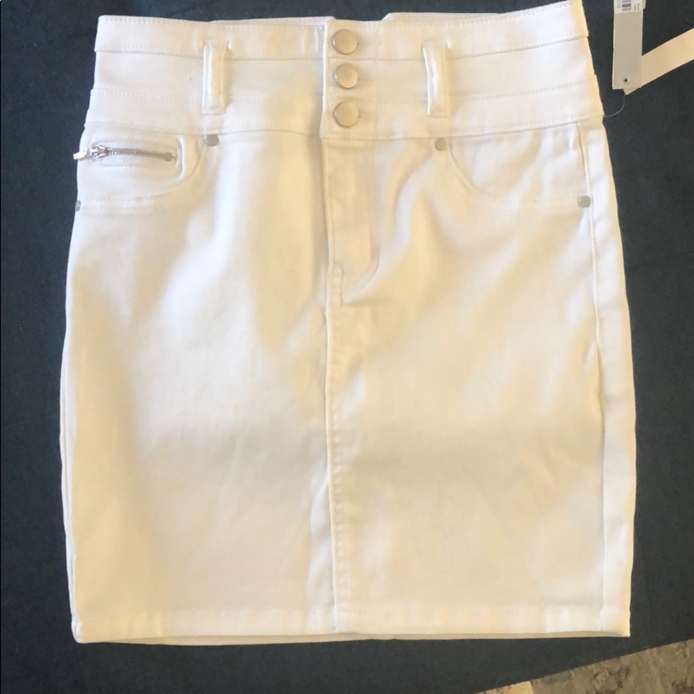 Bloomingdales exclusive “Aqua” brand pencil skirt